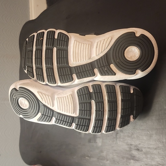 Under Armour Charged Assert - Picture 2 of 5